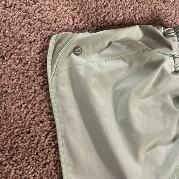 Lululemon hotty hot lined shorts 4 inches, lime green - Picture 3 of 3
